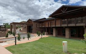 Zion Canyon Lodge  2*